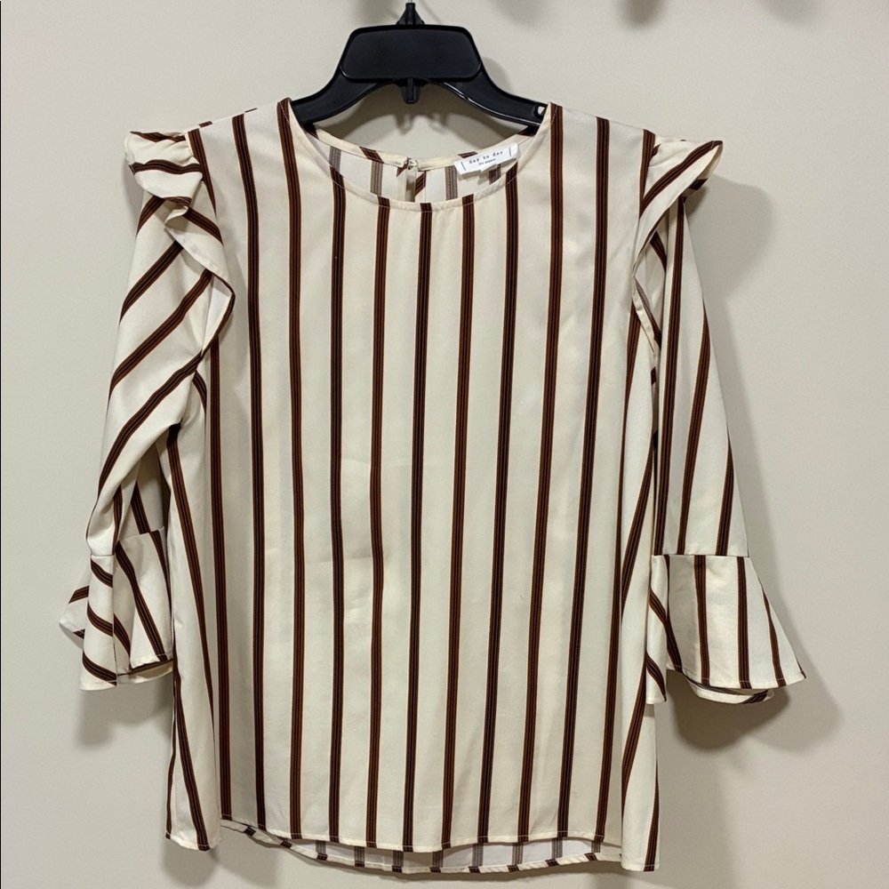 Day to Day 3/4 sleeve top medium